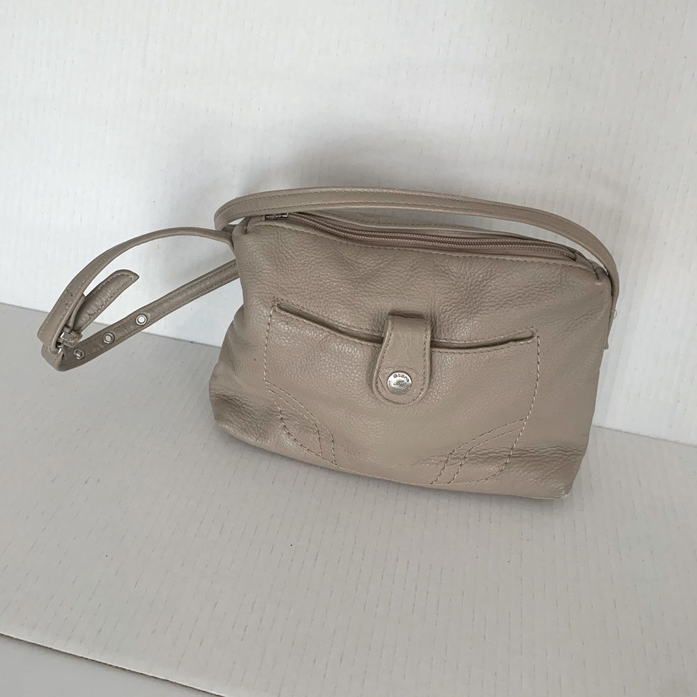Stone Mountain women’s taupe leather small purse